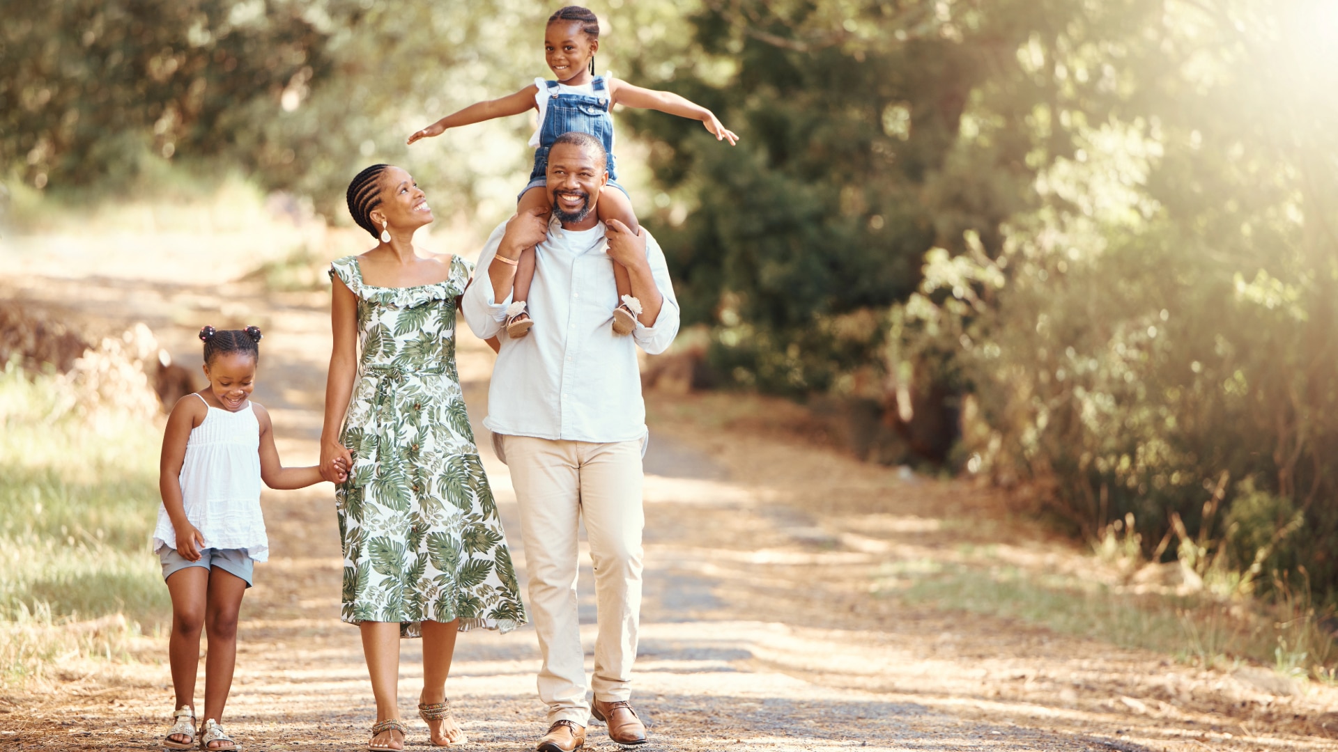 Family walking along the Sacramento River Trail.
